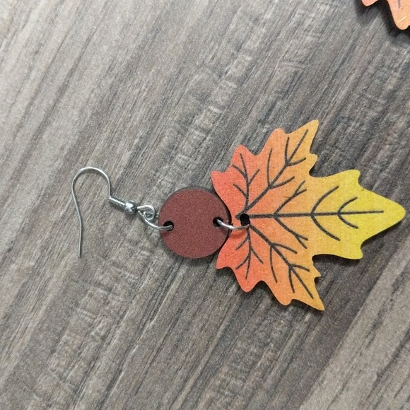 #358Halloween/Fall Wooden Dangle Earrings. Leaves and Circle - Picture 2 of 3
